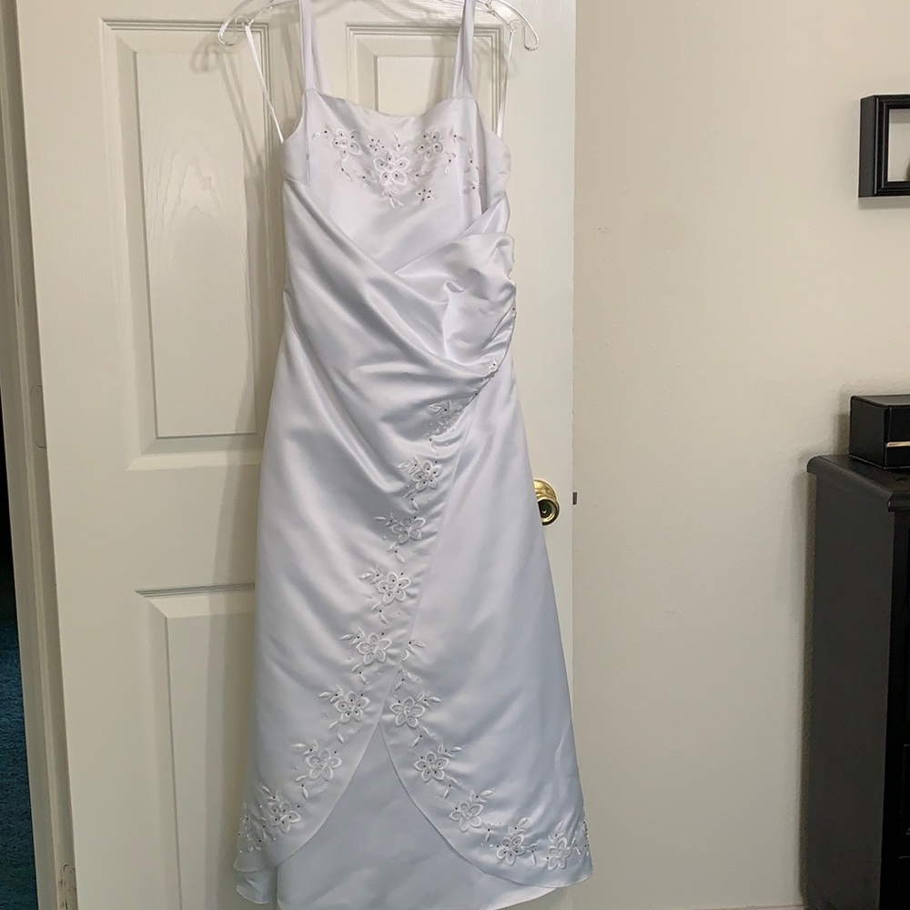 Girl’s White Flower Dress / Junior Bridesmaid / Baptism / First communion